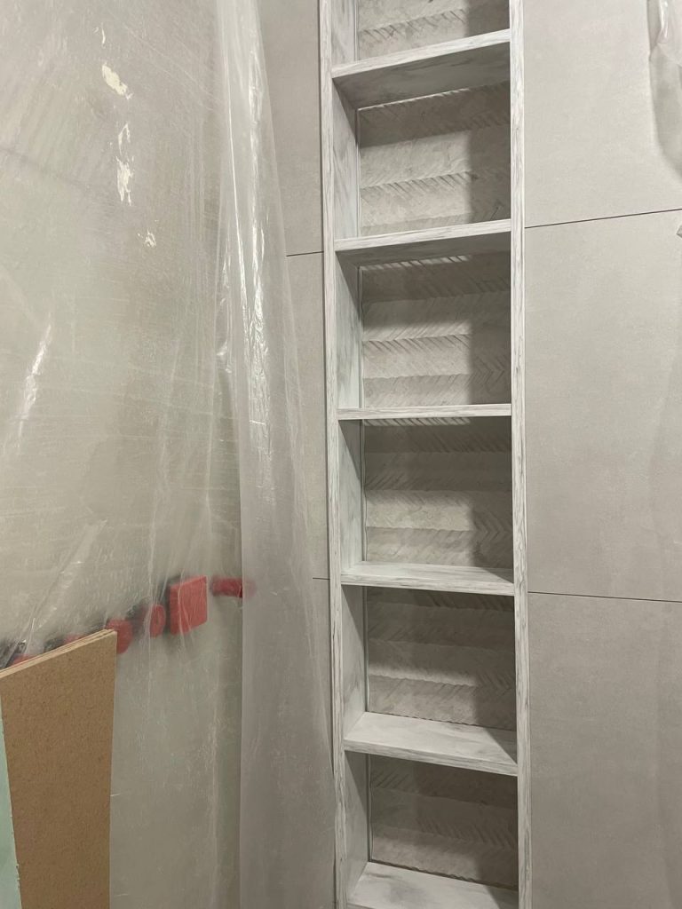 Стеллаж в ванную комнату
